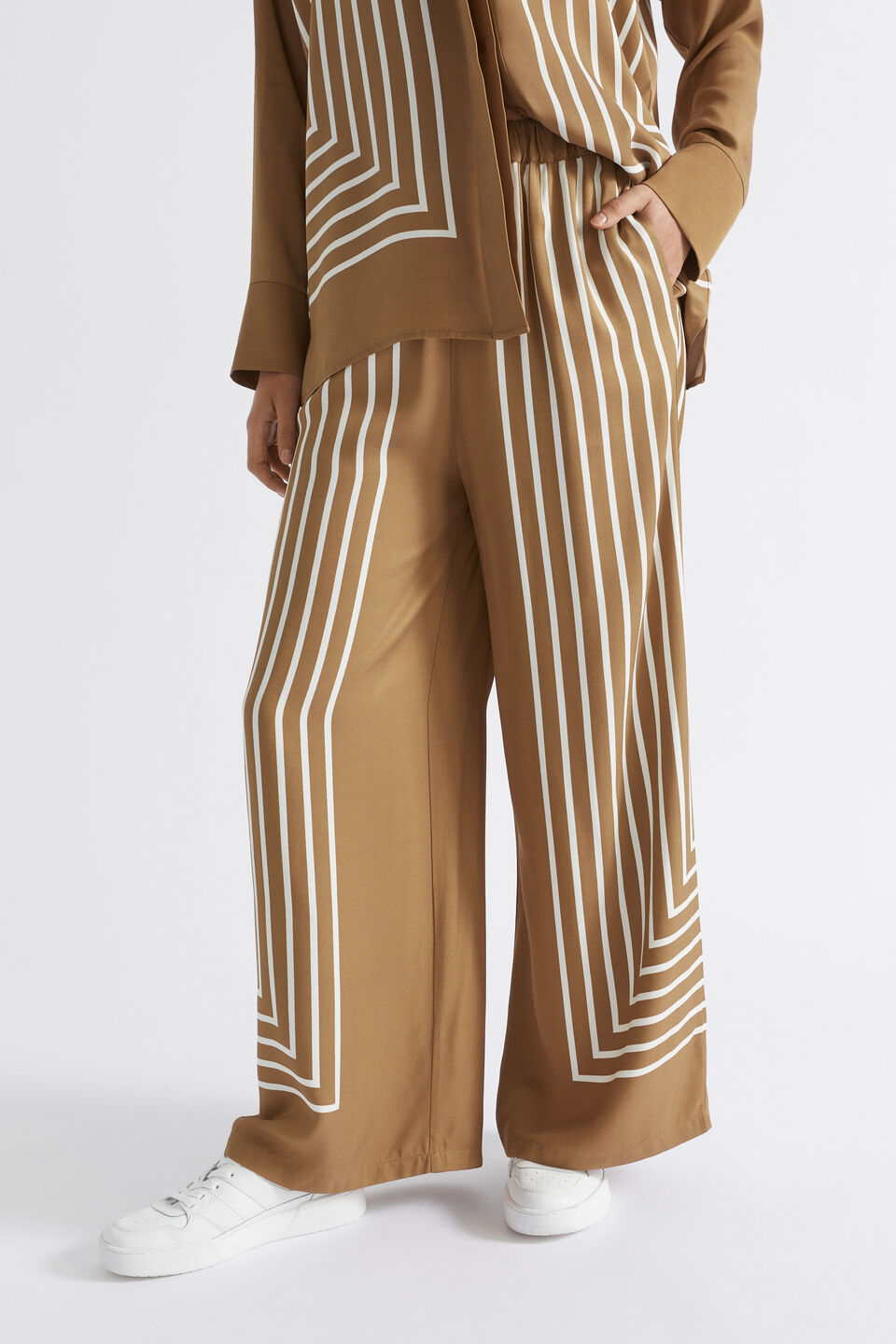 Linear Wide Leg Pant  Cloud Cream Geo