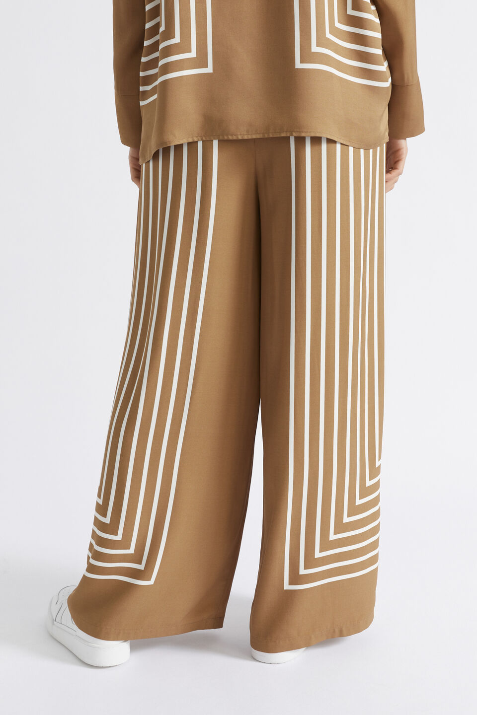 Linear Wide Leg Pant  Cloud Cream Geo