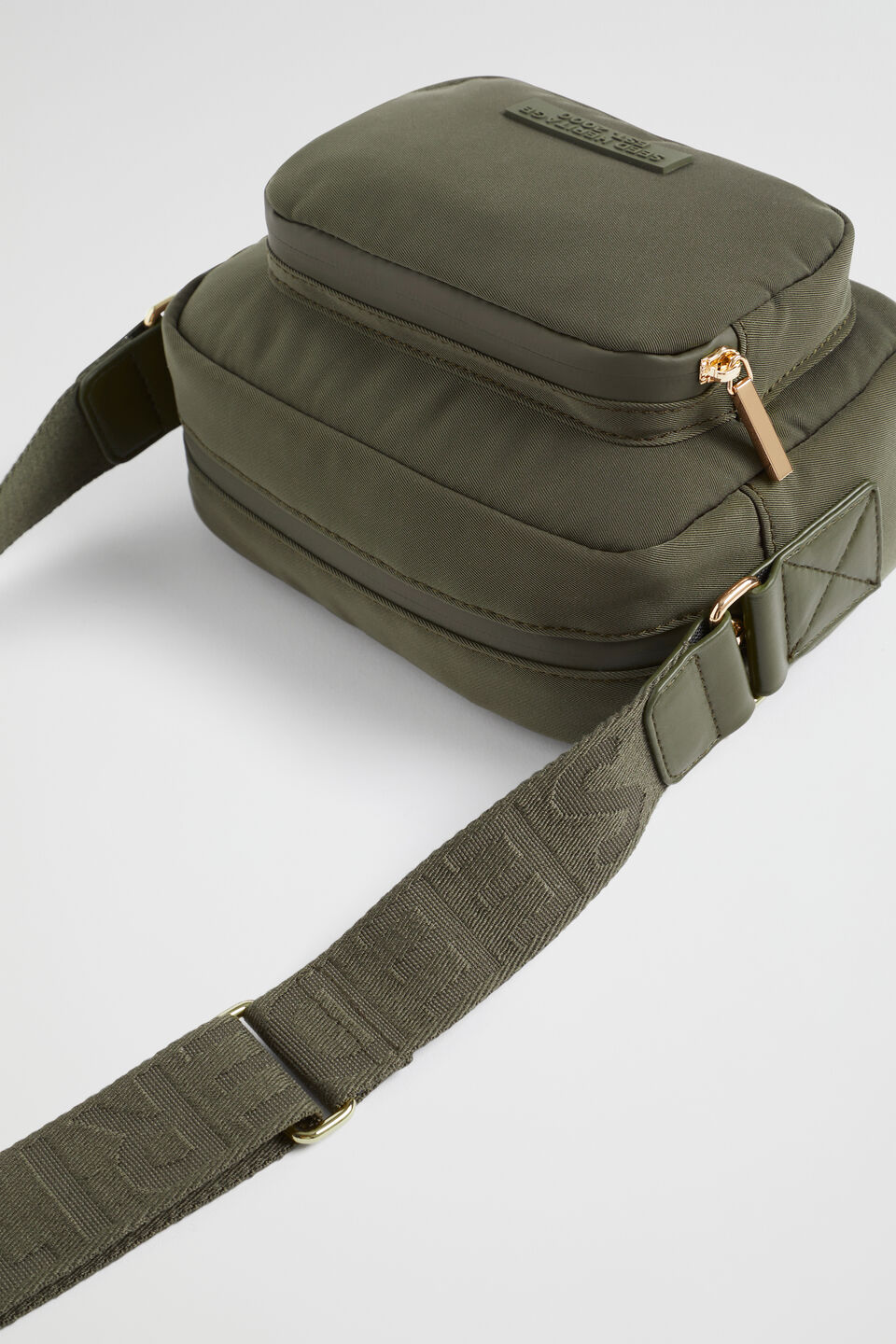 Heritage Logo Camera Bag  Dark Fern