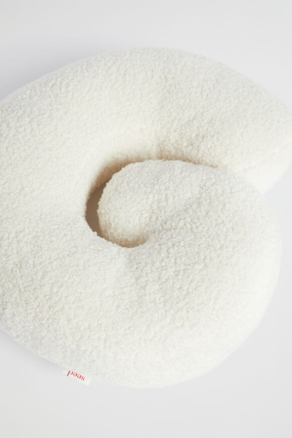Initial Cushion  G  hi-res