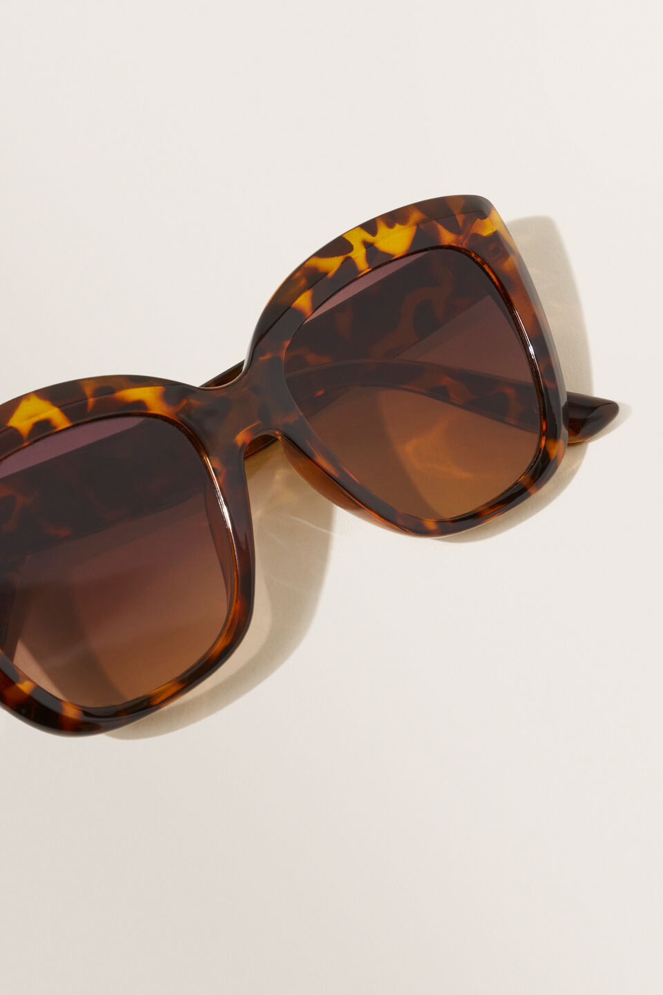 Bella Square Sunglasses  Tort