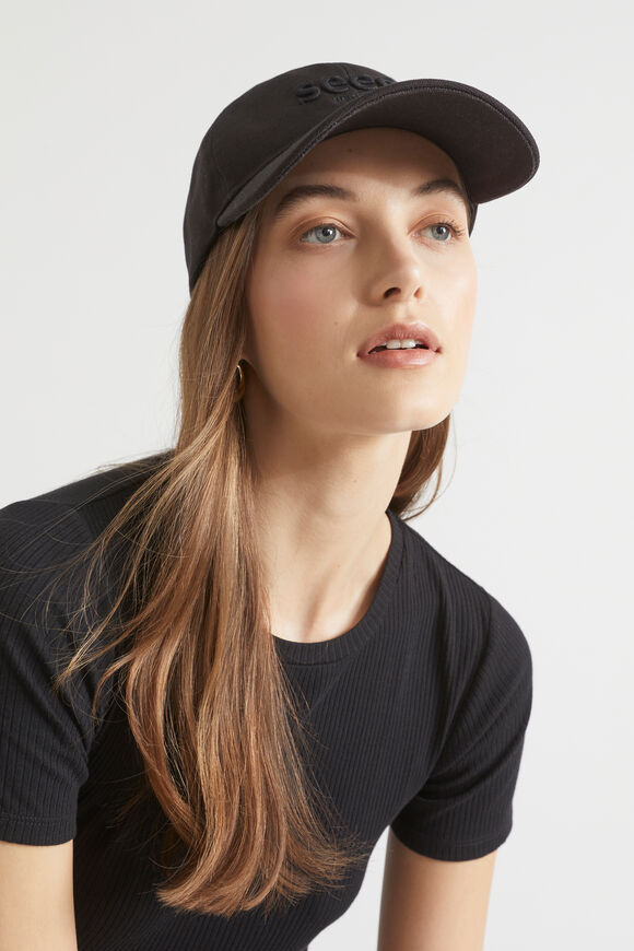 Seed Cap  True Black  hi-res