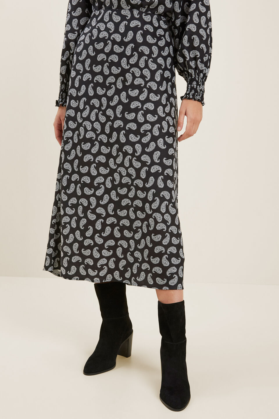 Printed Slip Skirt  Mono Paisley