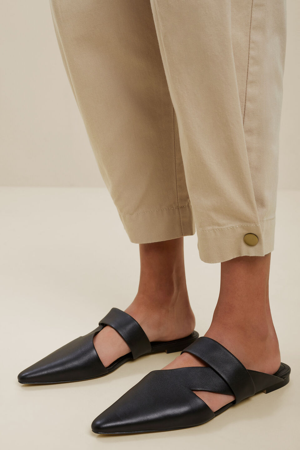 Lily Flat  Black