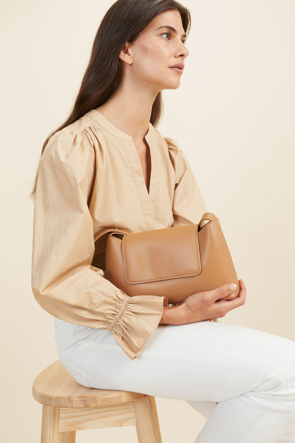 Classic Daily Shoulder Bag  Caramel