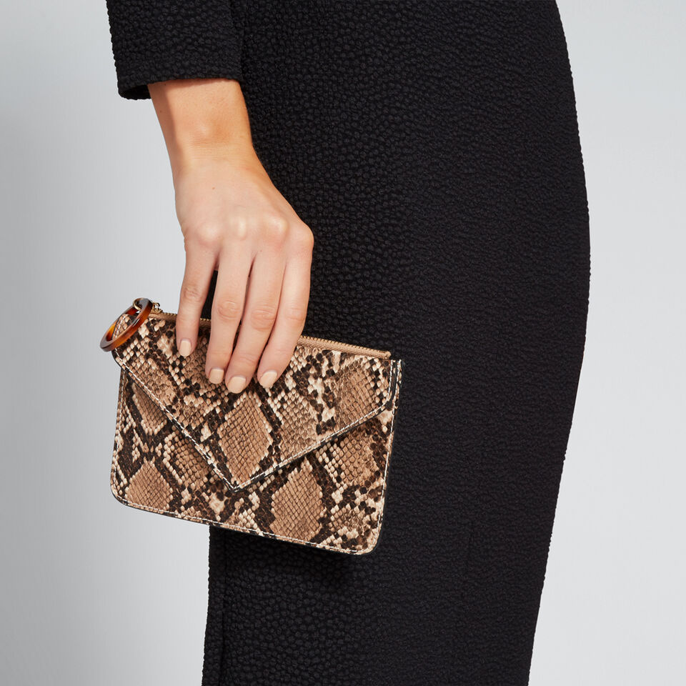 Lou Pouch  