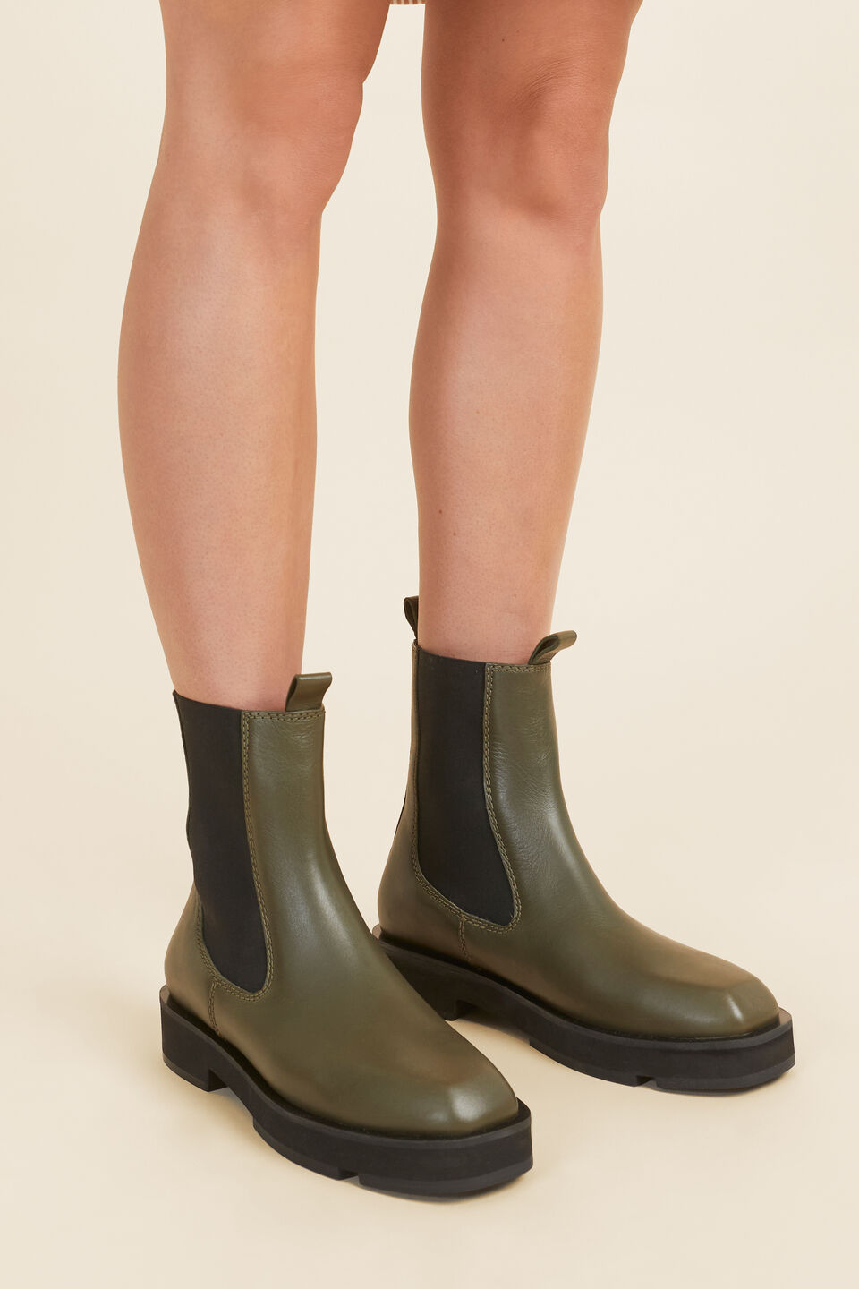 Riley Chelsea Ankle Boot  Woodland Green
