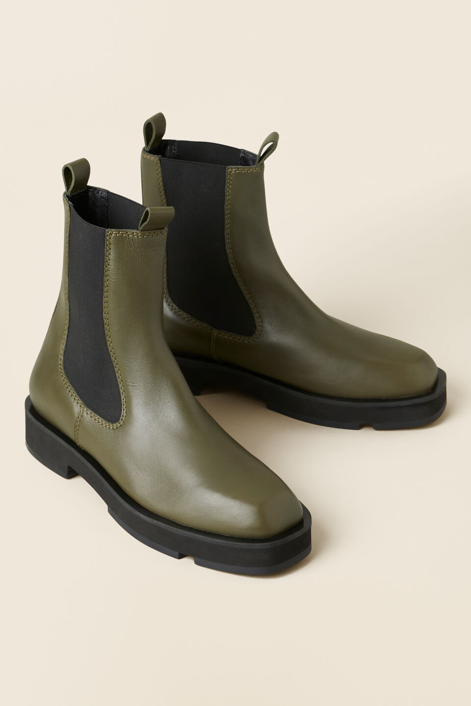 Riley Chelsea Ankle Boot  Woodland Green