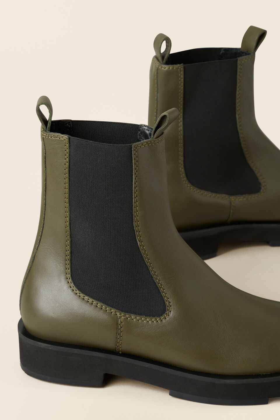 Riley Chelsea Ankle Boot  Woodland Green