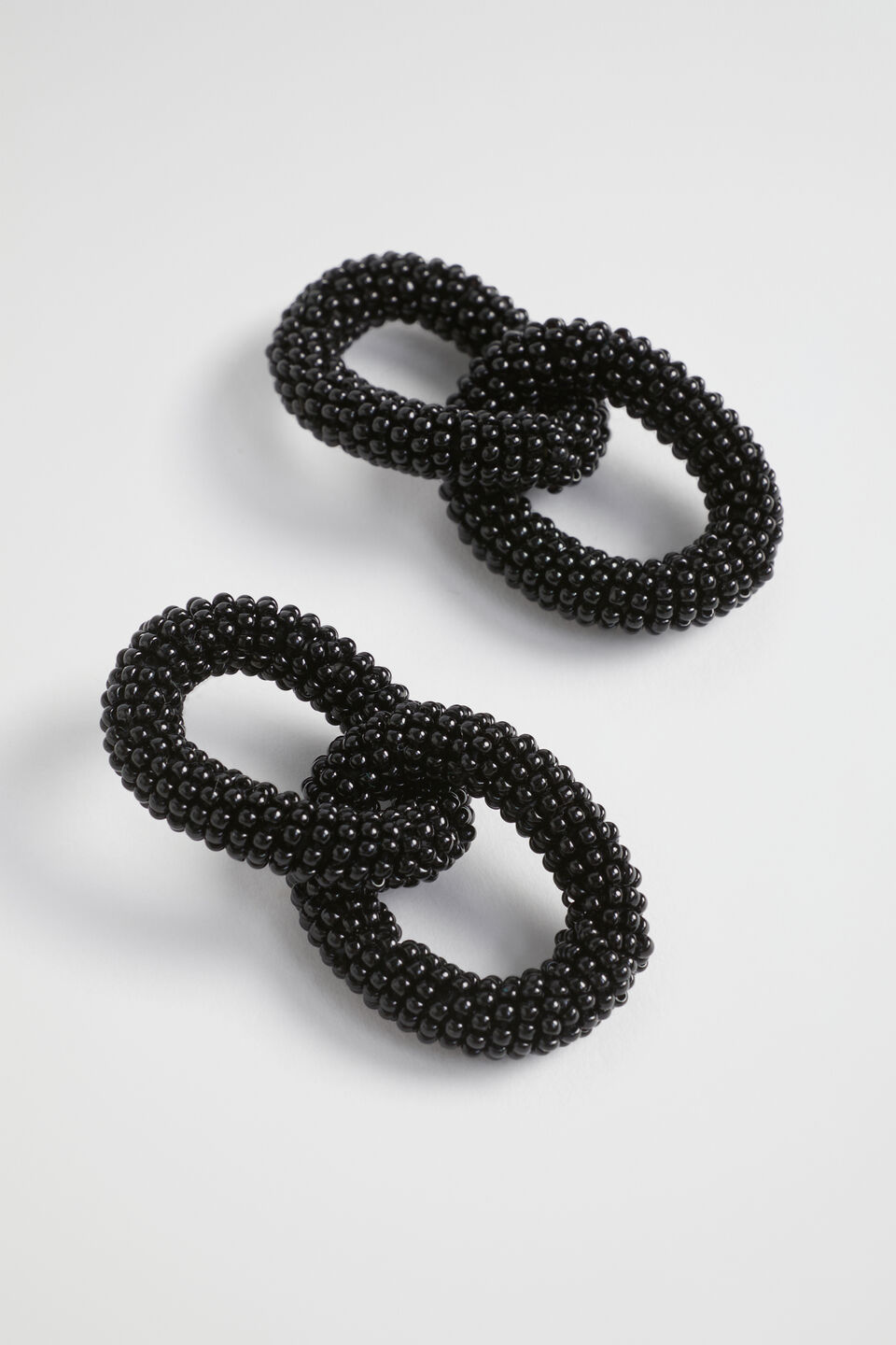 Bead Link Earring  Black