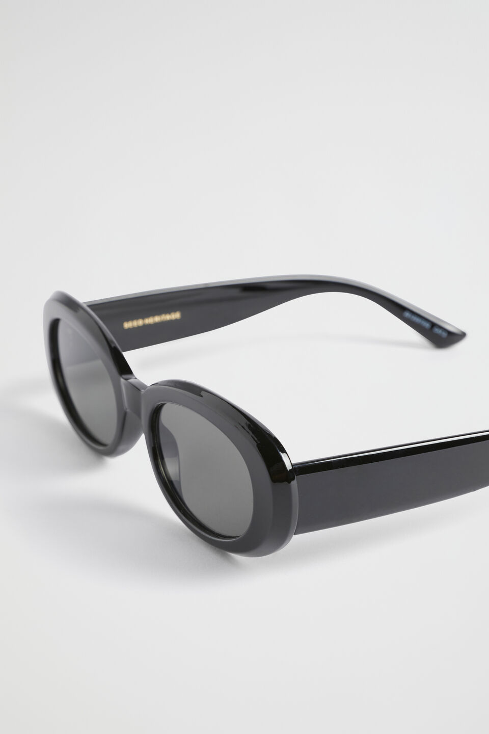 Goldie Oval Sunglasses  Black