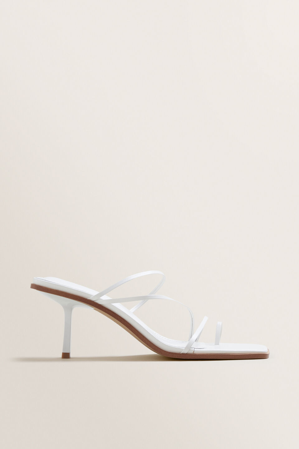 Bonnie Heel  White