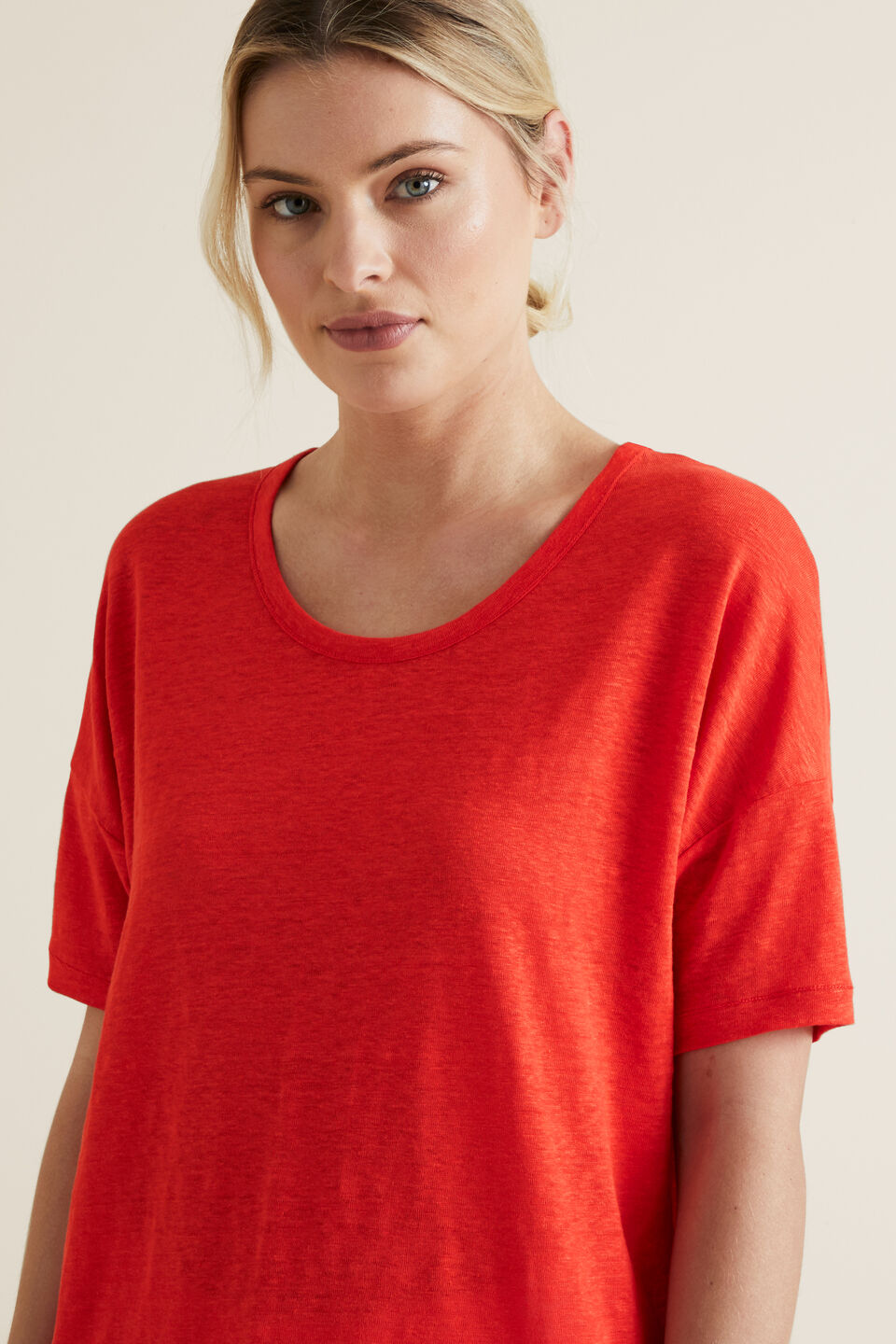 Round Neck Linen Tee  