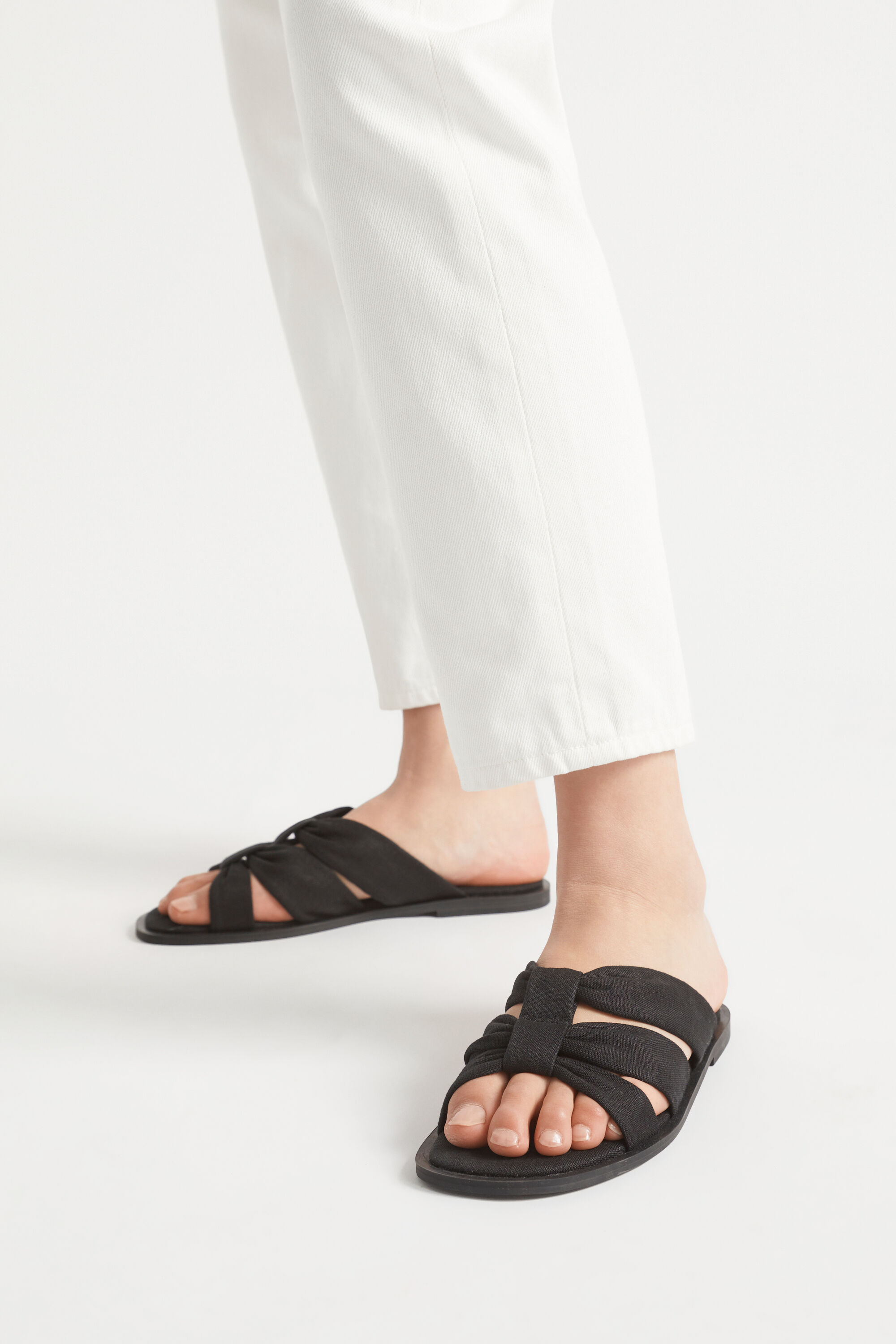 Sophie criss top cross slippers