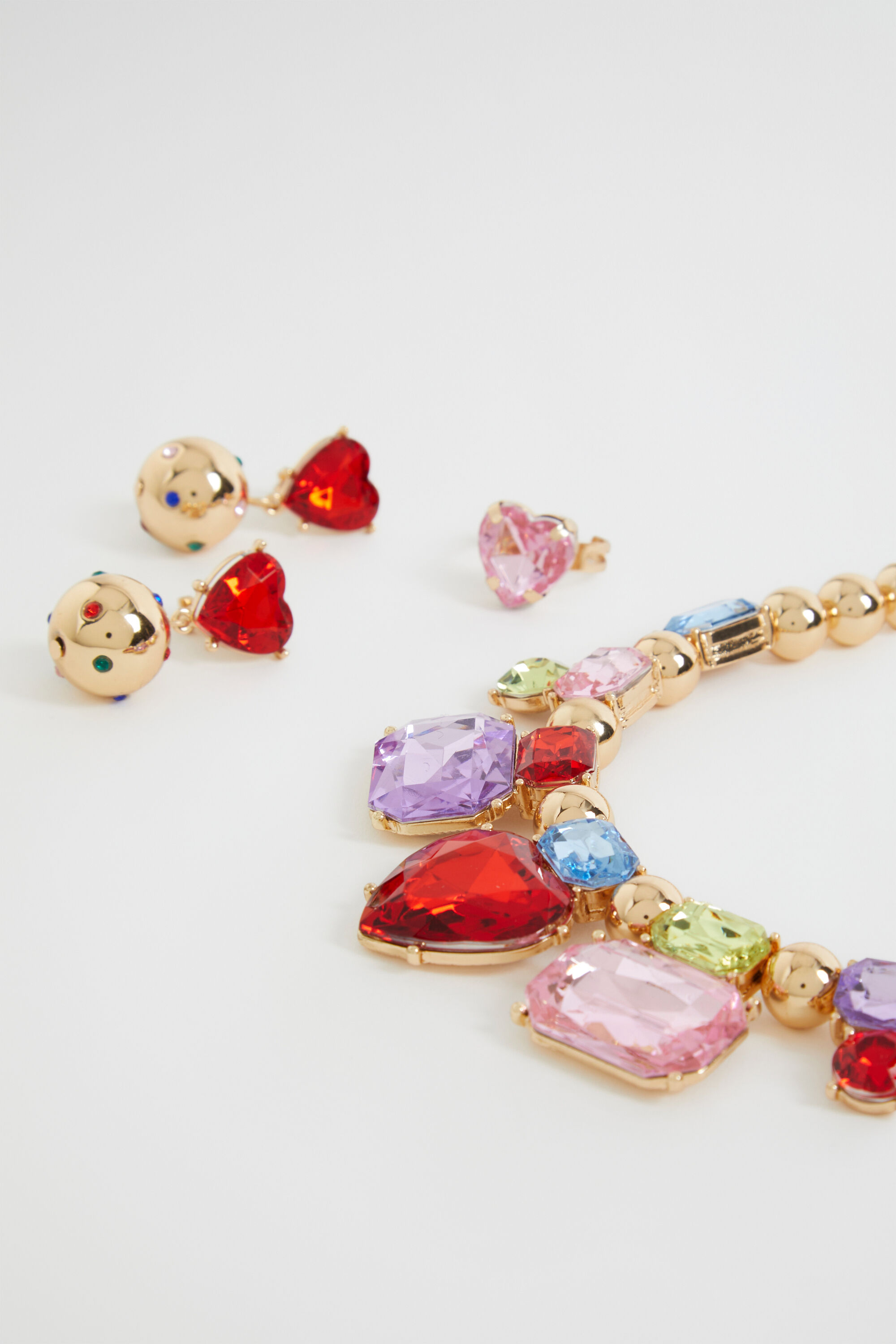 Dress shop up jewellery