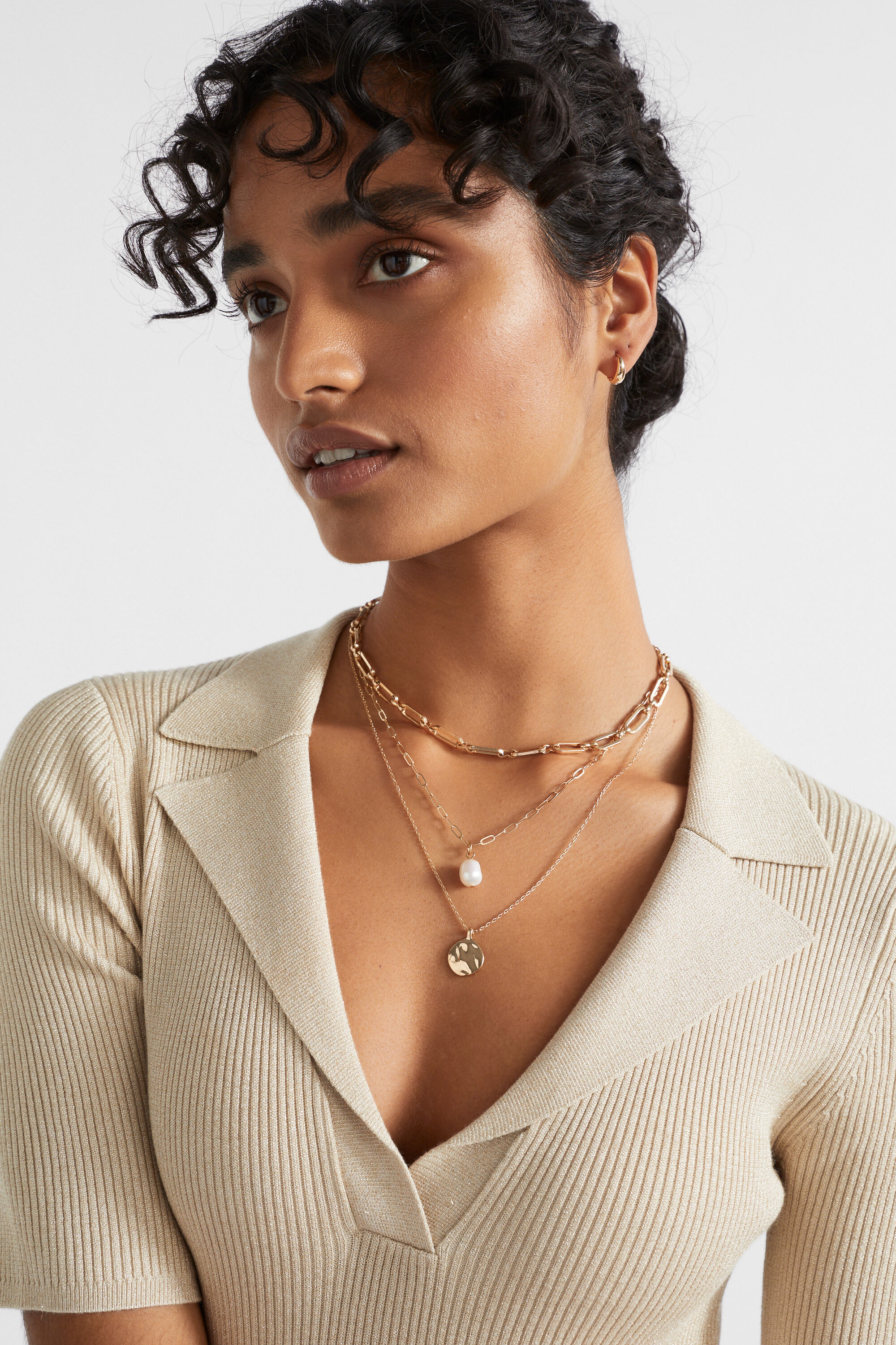 Triple layer clearance pearl necklace