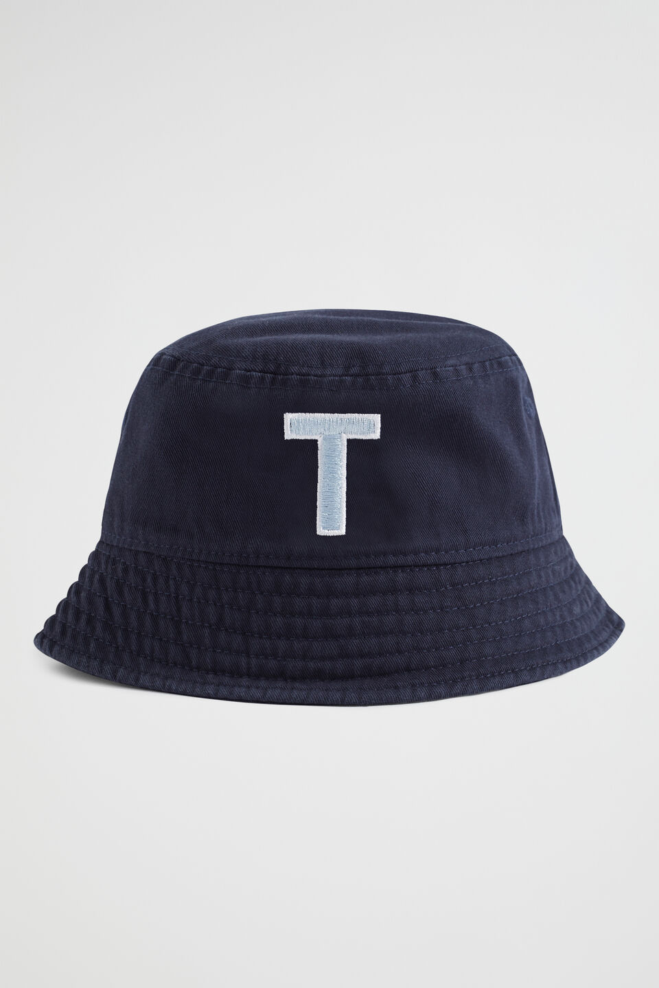 Initial Emb Bucket Hat  T