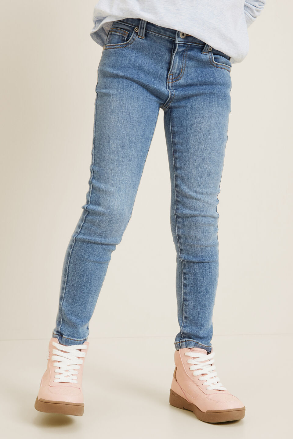 Classic Jeans  Mid Wash