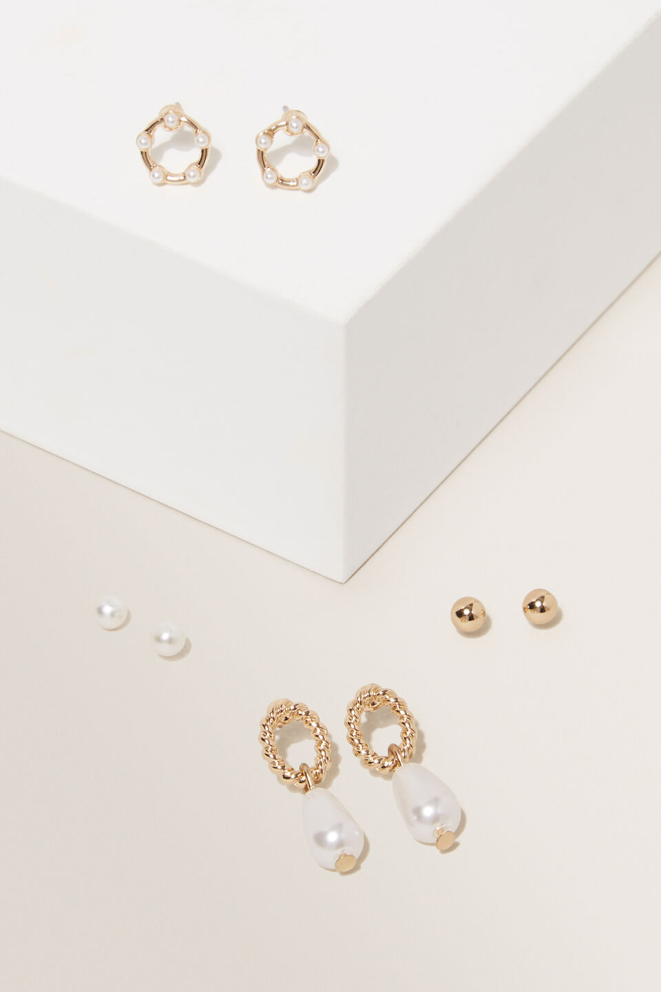 Pearl Stud Pack  Gold