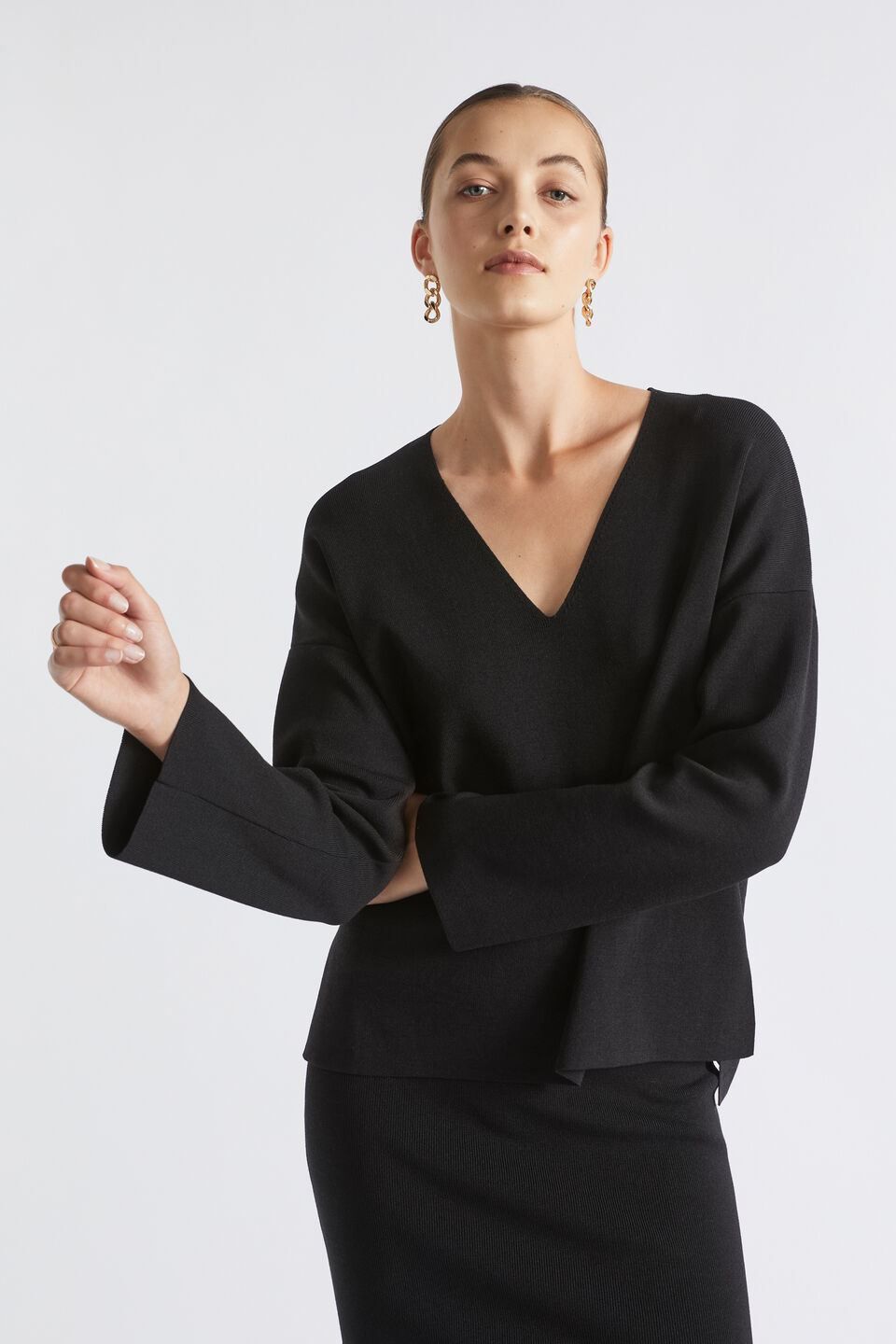 Crepe Knit V Neck  Black