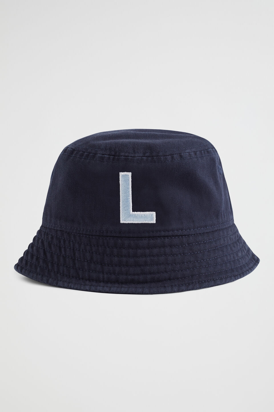 Initial Emb Bucket Hat  L