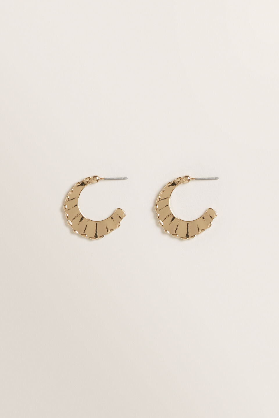 Curved Hoops  Gold