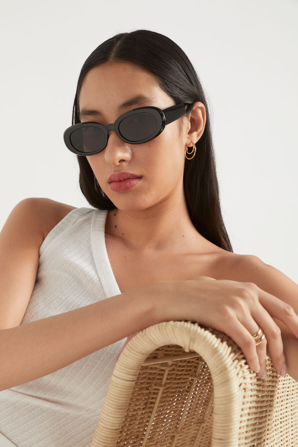 Goldie Oval Sunglasses  Black