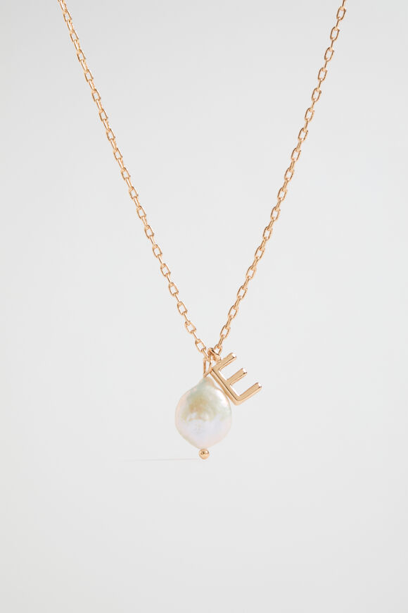 Pearl Alphabet Necklace  E  hi-res