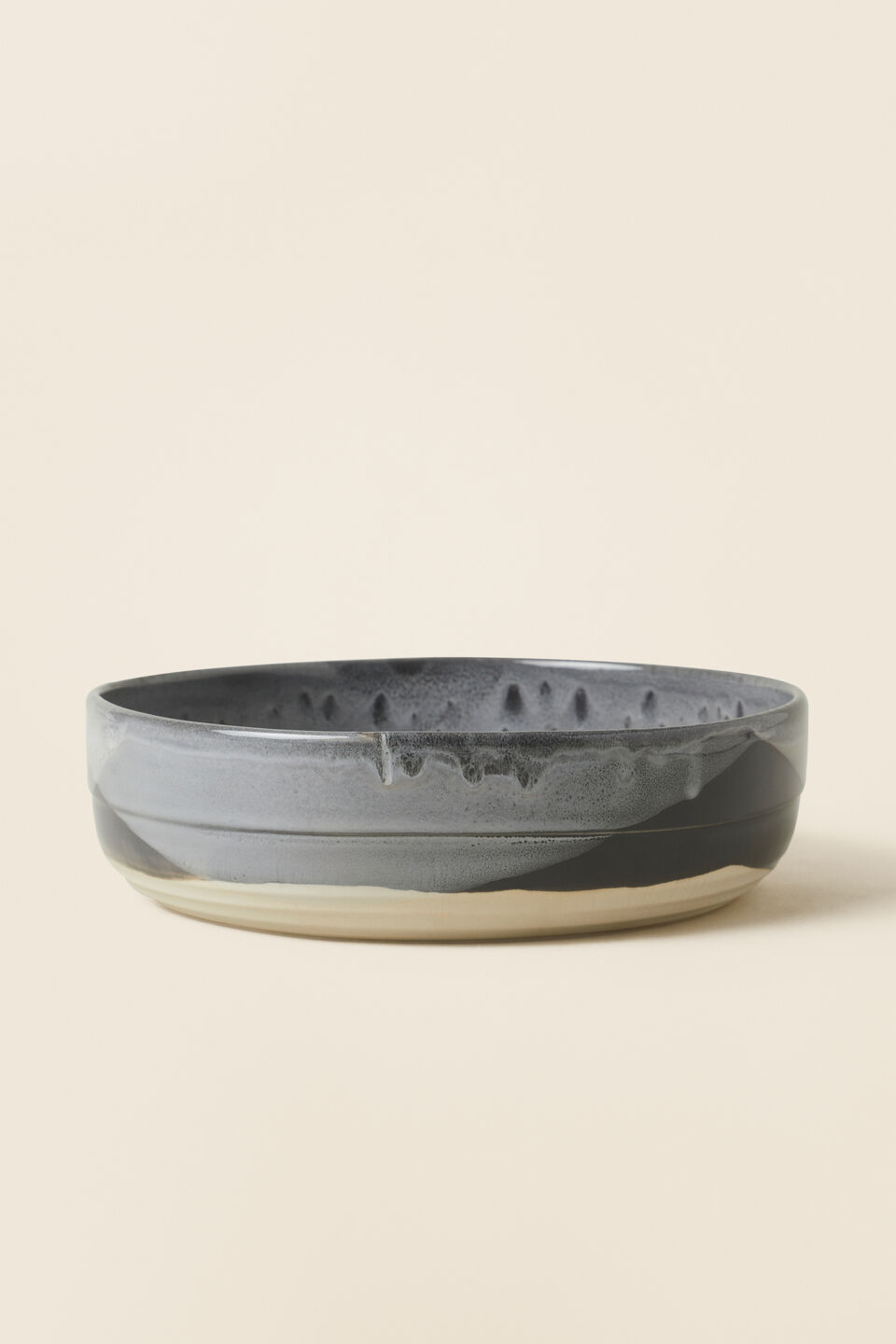 Arlo Round Dish  Charcoal