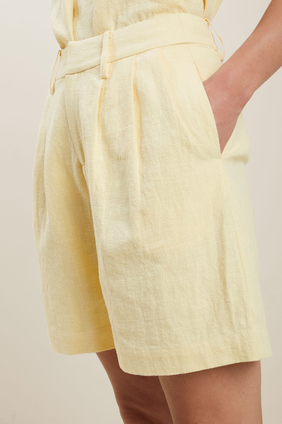 Textured Tailored Short  Limocello