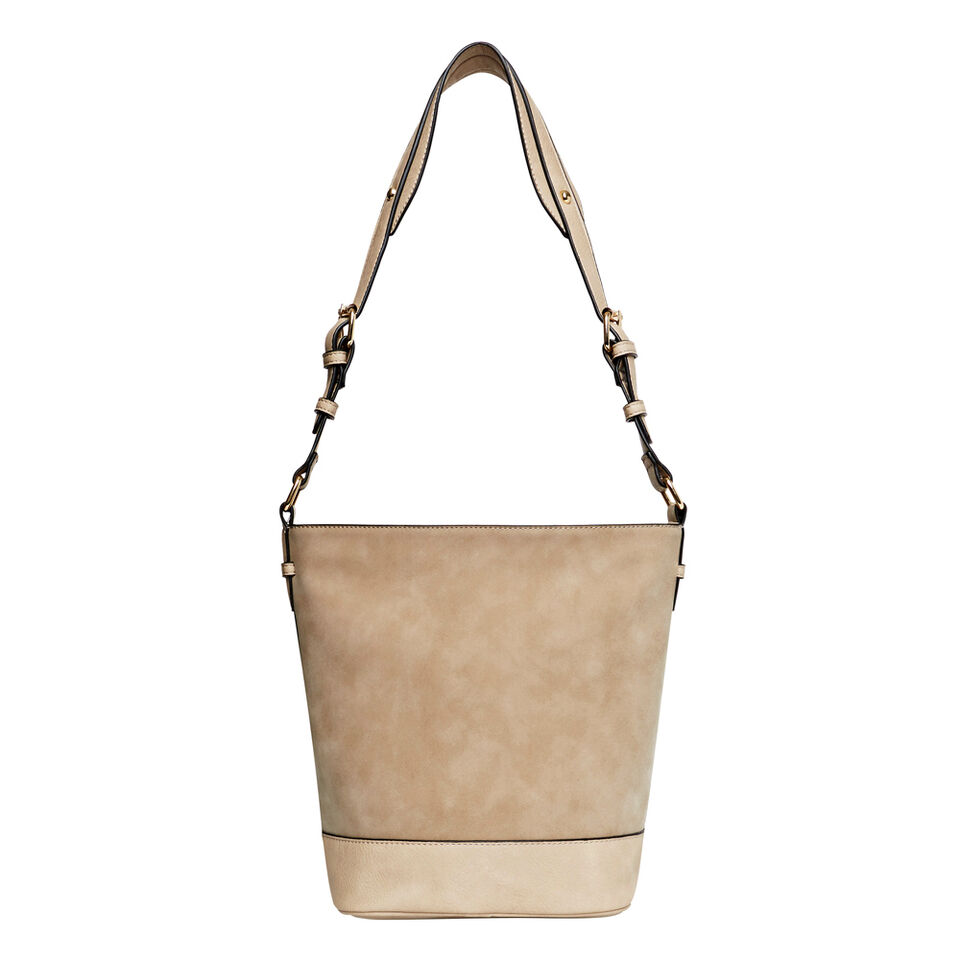 Penelope Bucket Bag  6