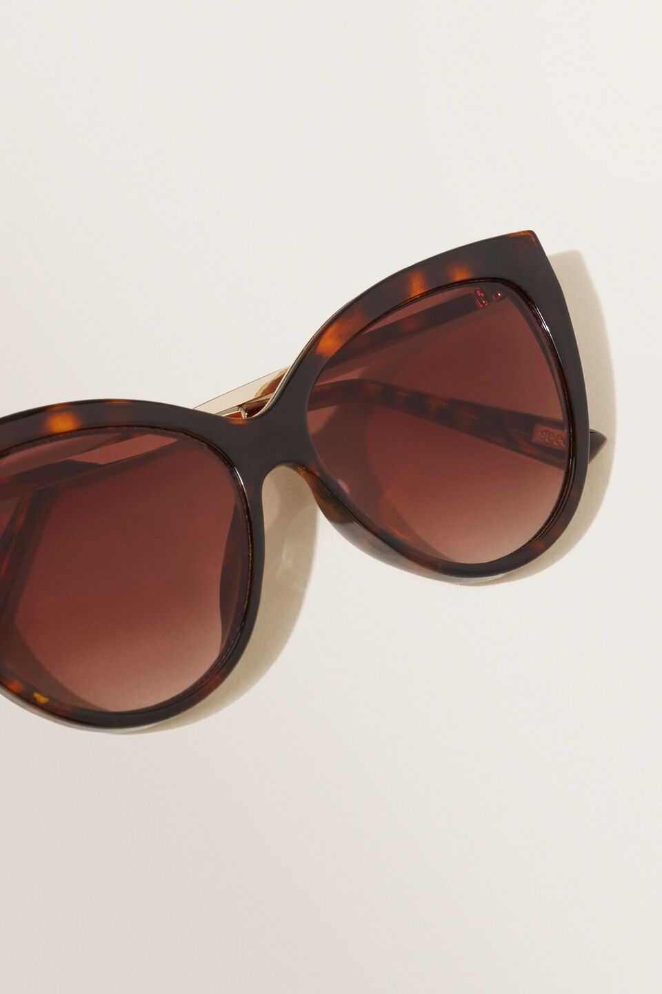 Zoe Cat Eye Sunglasses  Tort