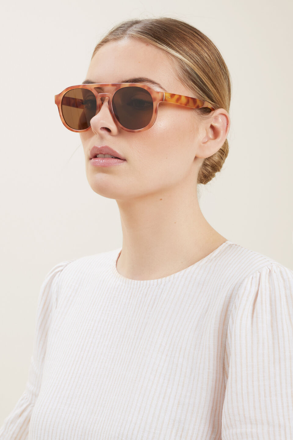 Ruby Navigator Sunglasses  Honey Tort