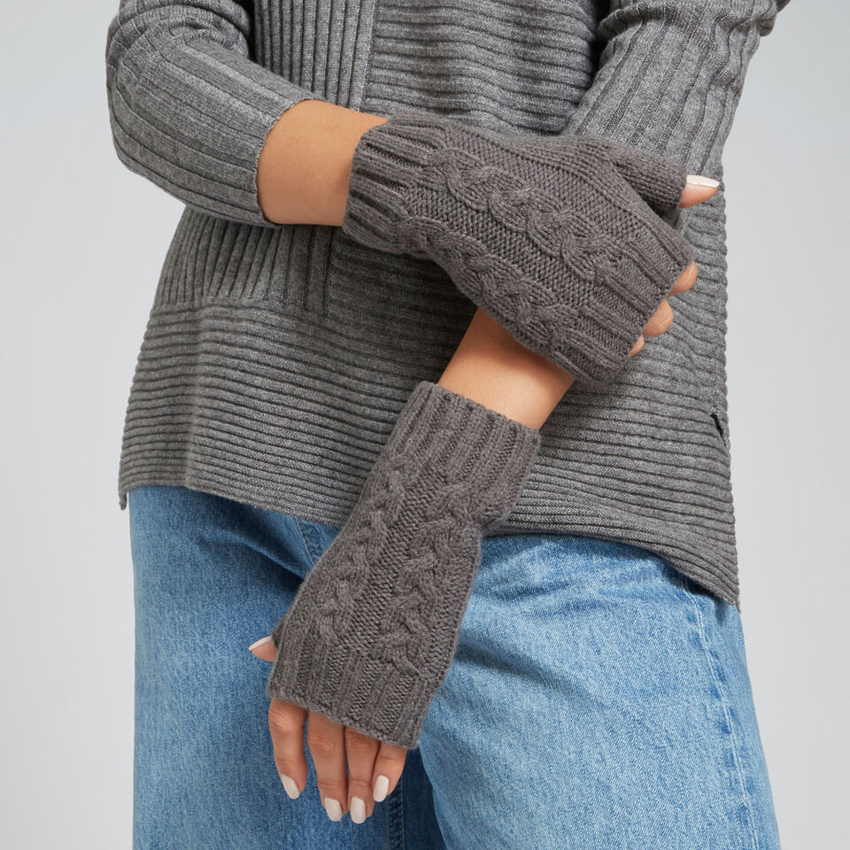 Cable Fingerless Gloves  