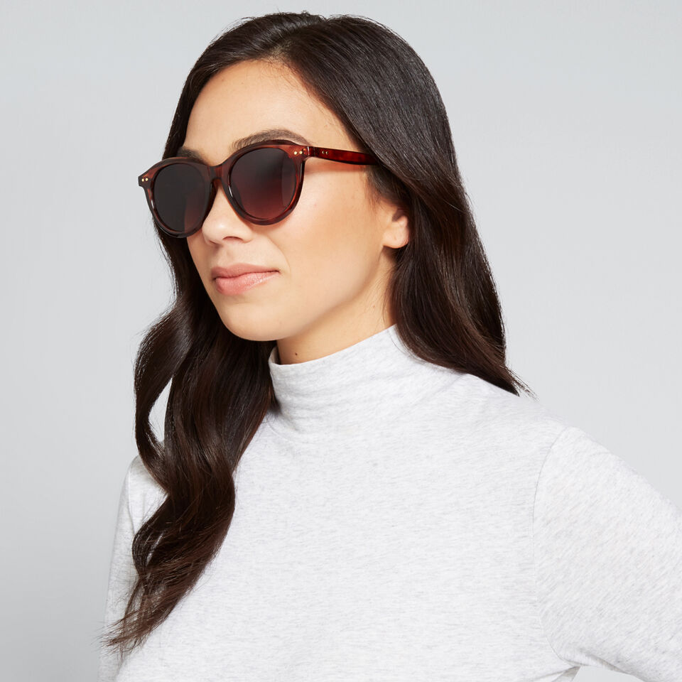 Amanda Round Sunglasses  