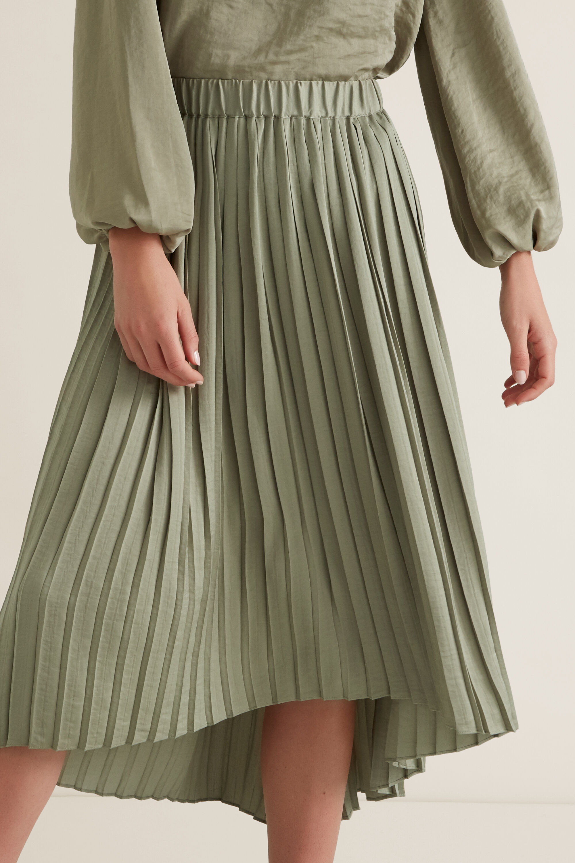 Hi Lo Pleated Skirt