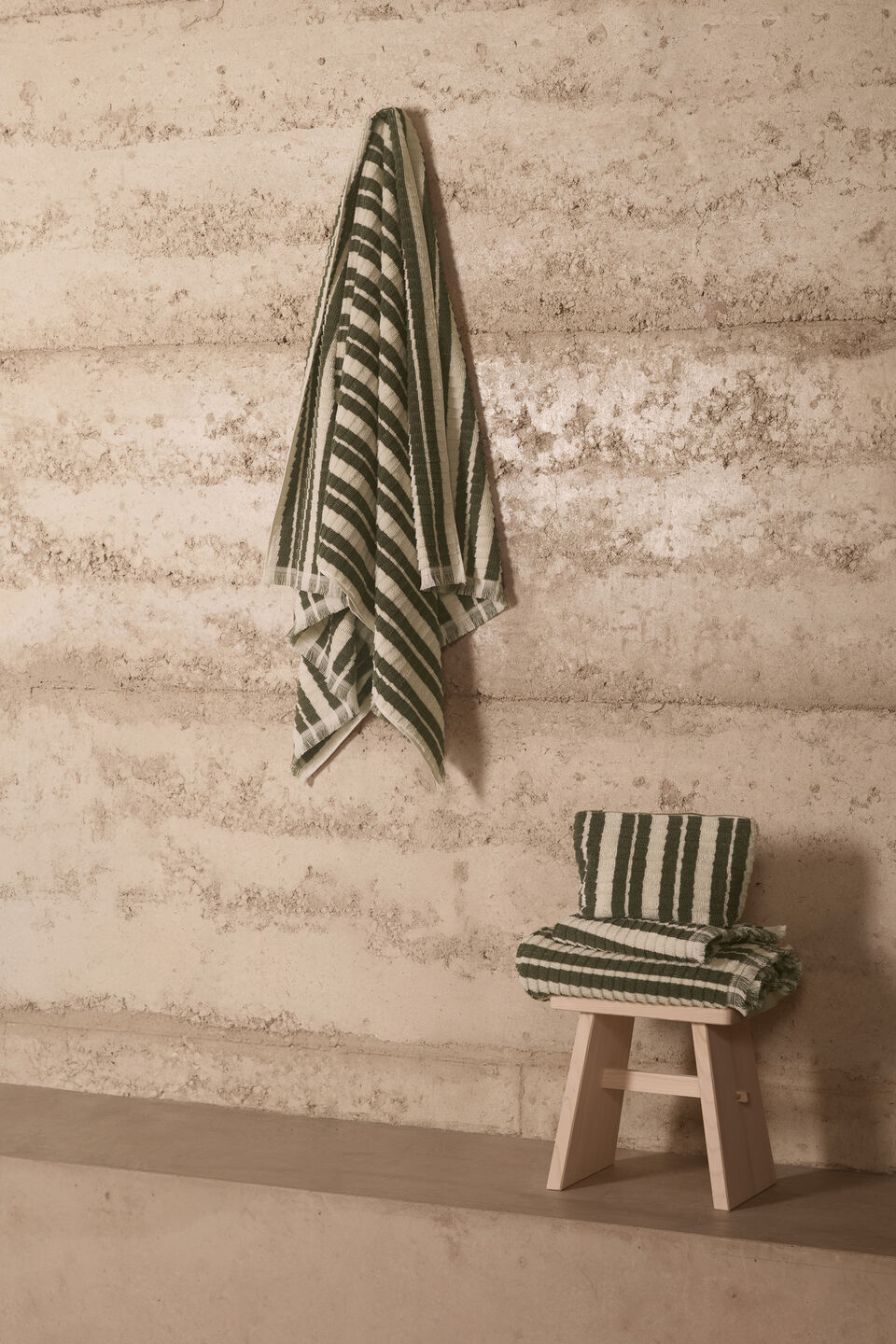 Pascoe Hand Towel  Rainforest