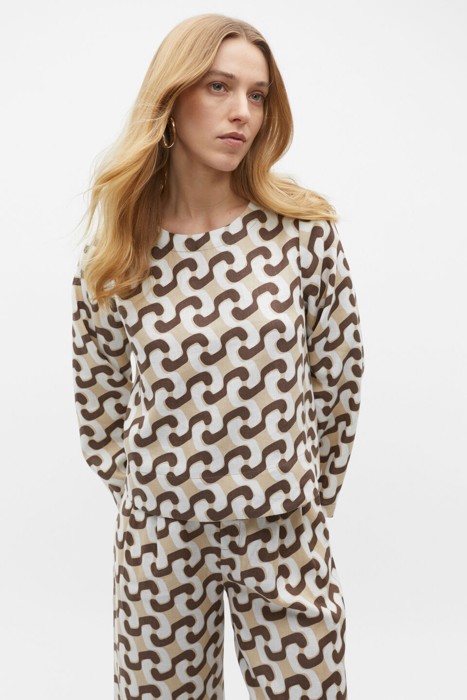 Chain Geo Blouson Sleeve Top  Chain Geo