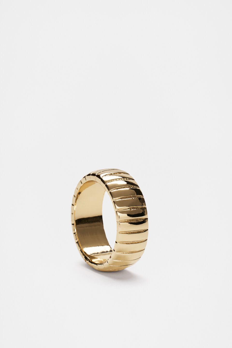 Solid Ribbed Ring  Gold