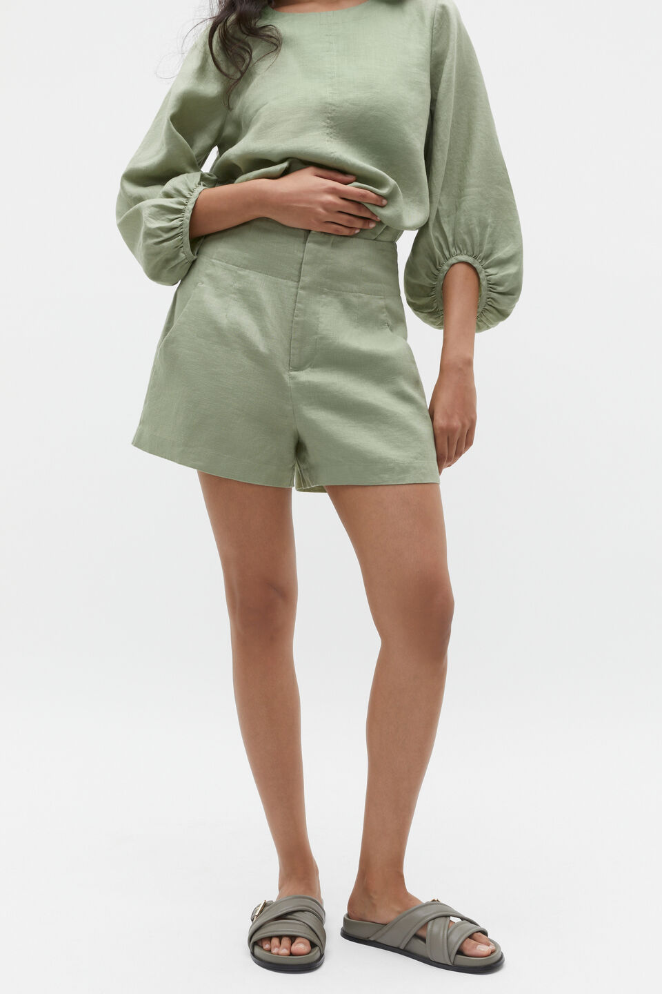 Core Linen Waisted Short  Pale Olive