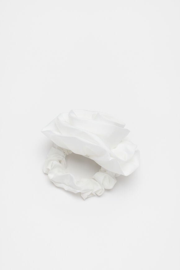 Rosette Scrunchie  Classic White  hi-res