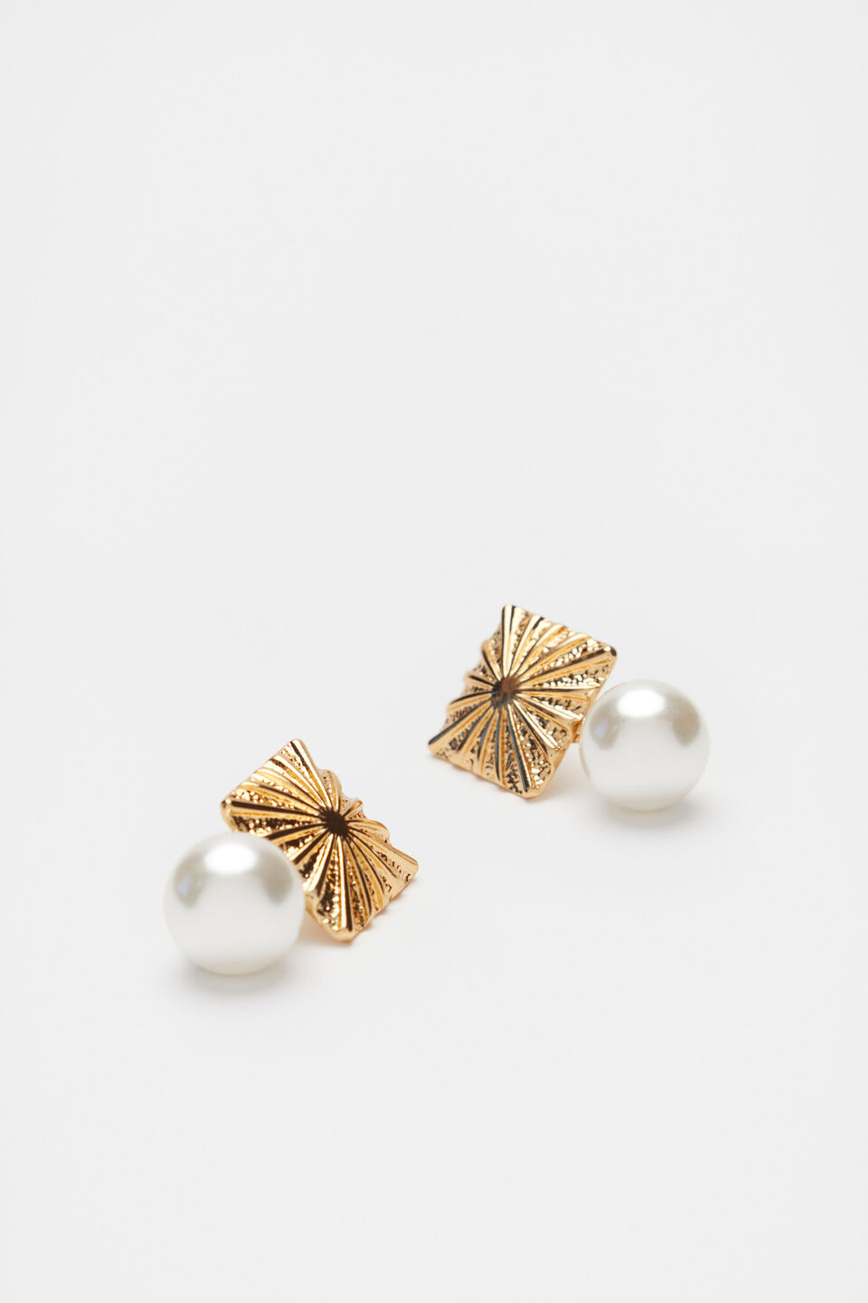 Pearl Drop Earring  Antique Gold