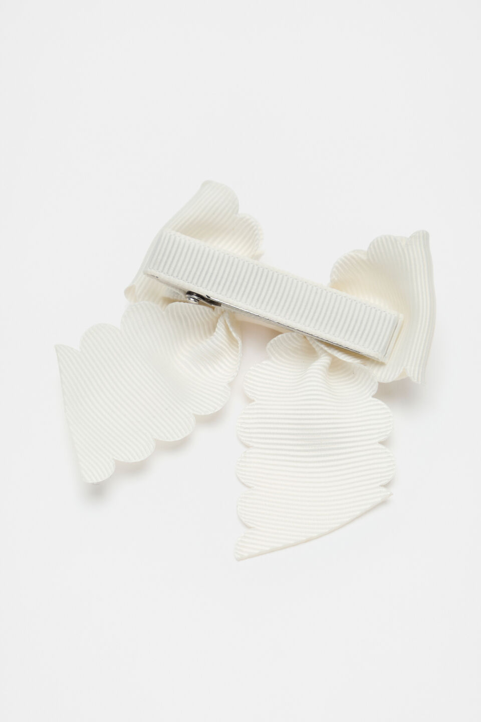 Heritage Scallop Bow Duck Clip  Classic Cream