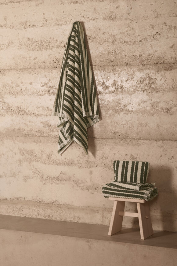 Pascoe Hand Towel  Rainforest  hi-res