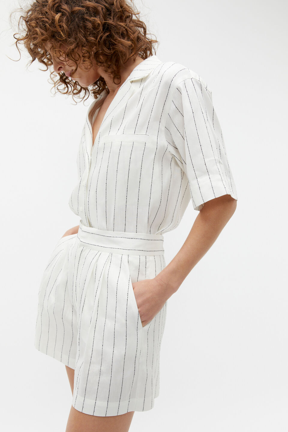 Linear Stripe Short  Cloud Cream Stripe
