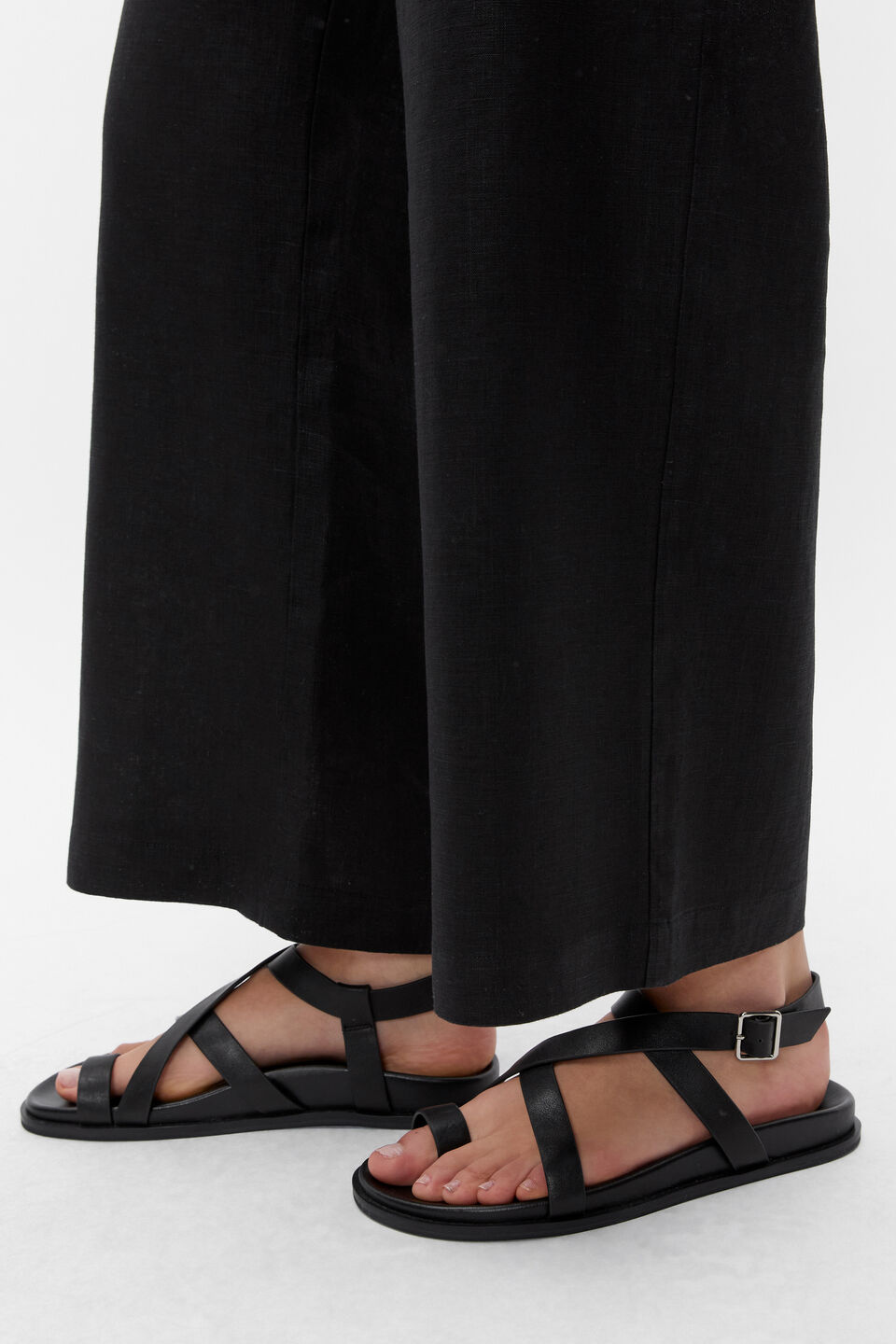 Tori Footbed Sandal  Black