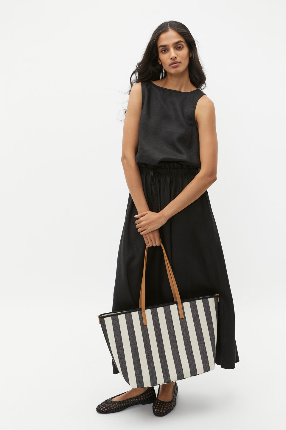 Linen Boat Neck Shell Top  Black