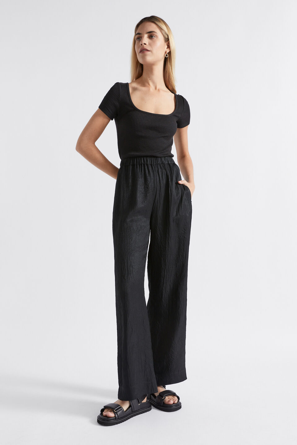 Ribbed Neat Tee  Black