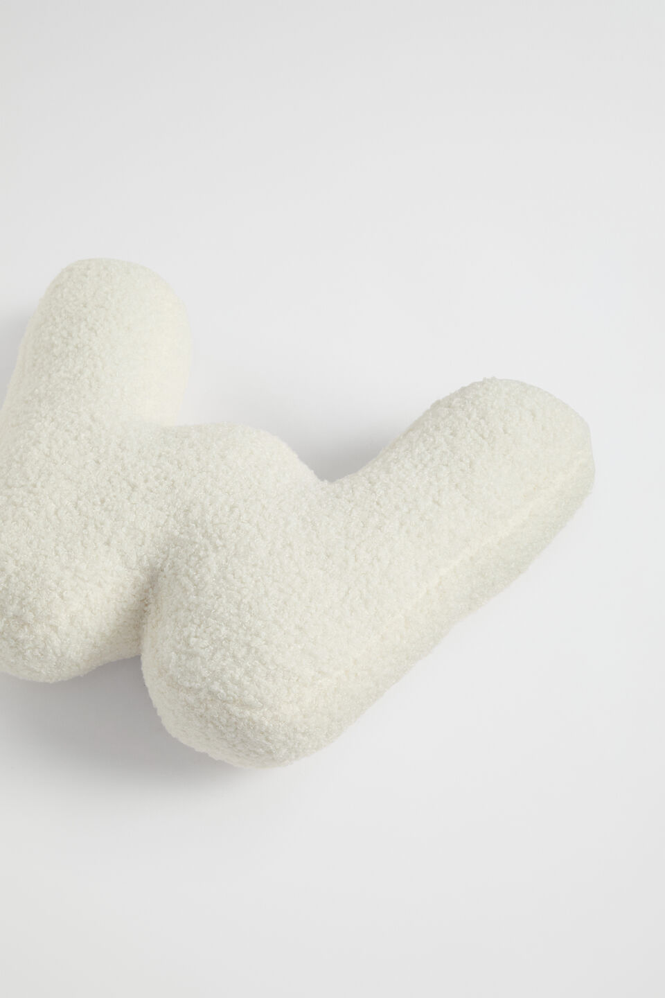 Teddy Initial Cushion Creme  W