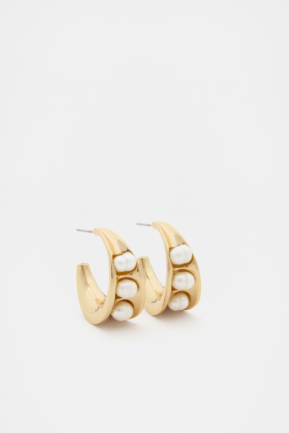 Sculpture Pearl Earring  Pearl